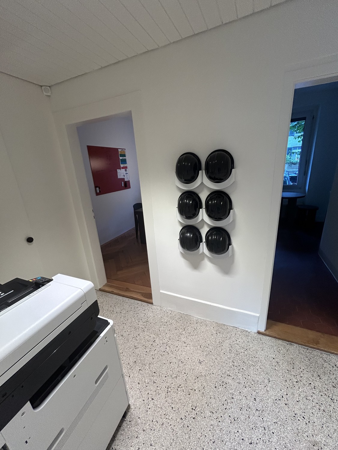 60m² office