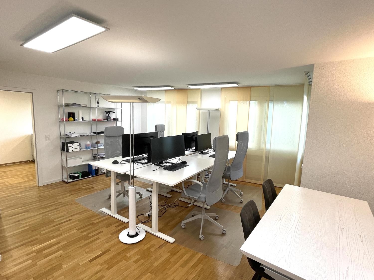 84m² office