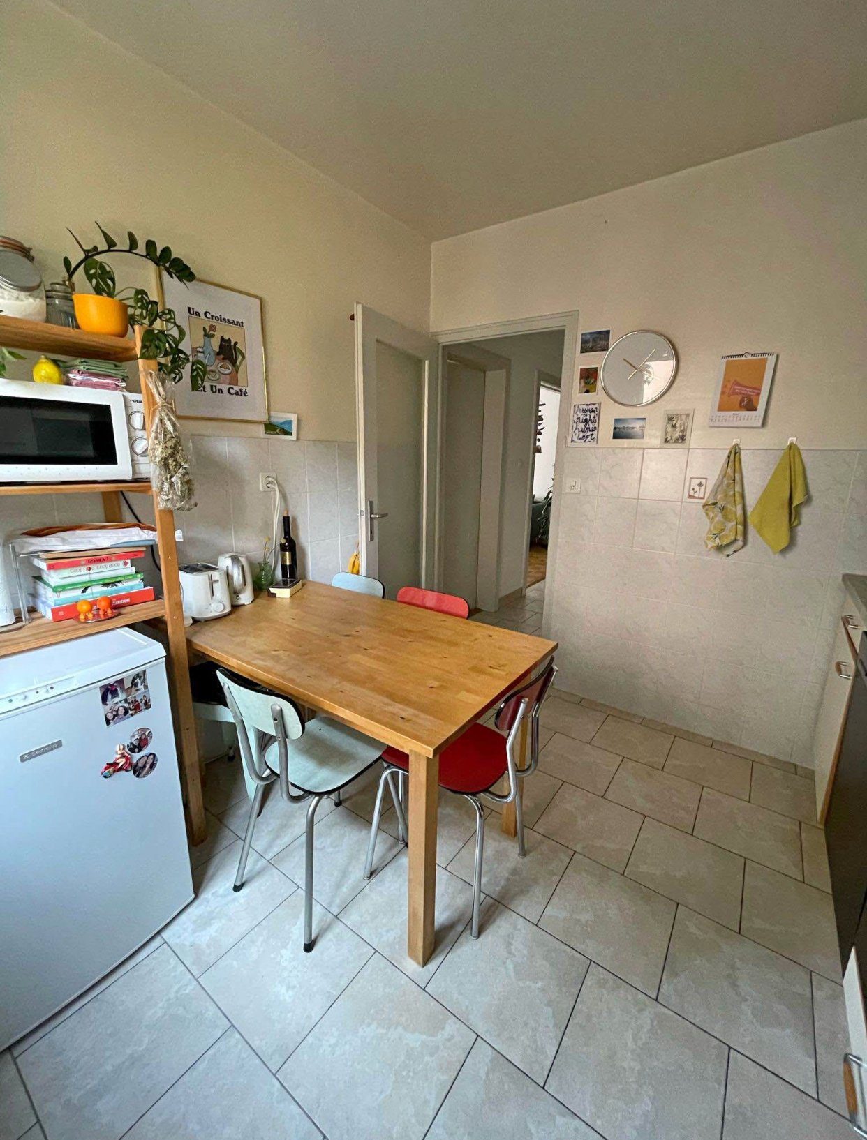 Room in a shared flat

Shared flat room for rent in Zürich – 17 m² – 885 CHF/month

Are you looking for a cozy room in a shared flat in Zürich? Discover this 17 m² room on Langstrasse (8004 Zürich) – ideal for someone who wants to live in a lively neighborhood and enjoy city life.

✨ Key details abo, photo 5 of 9