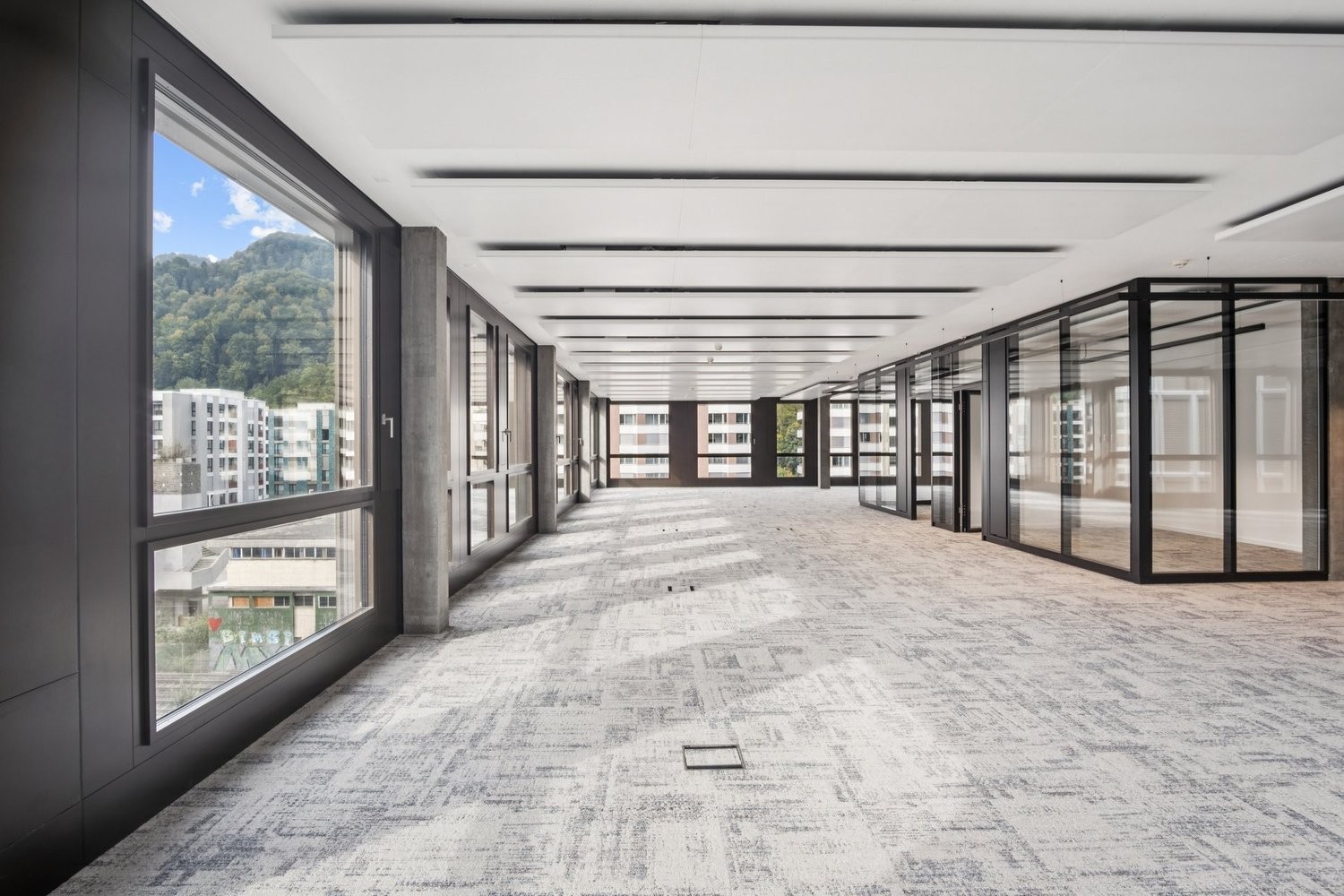 500m² office