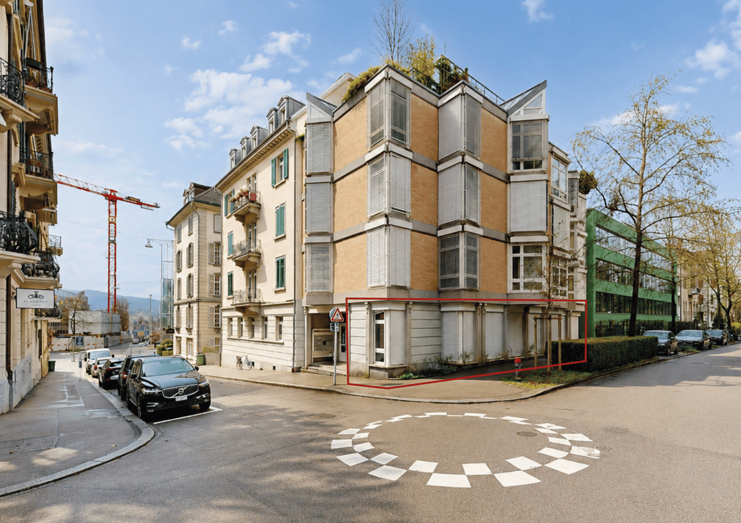 160m² shop