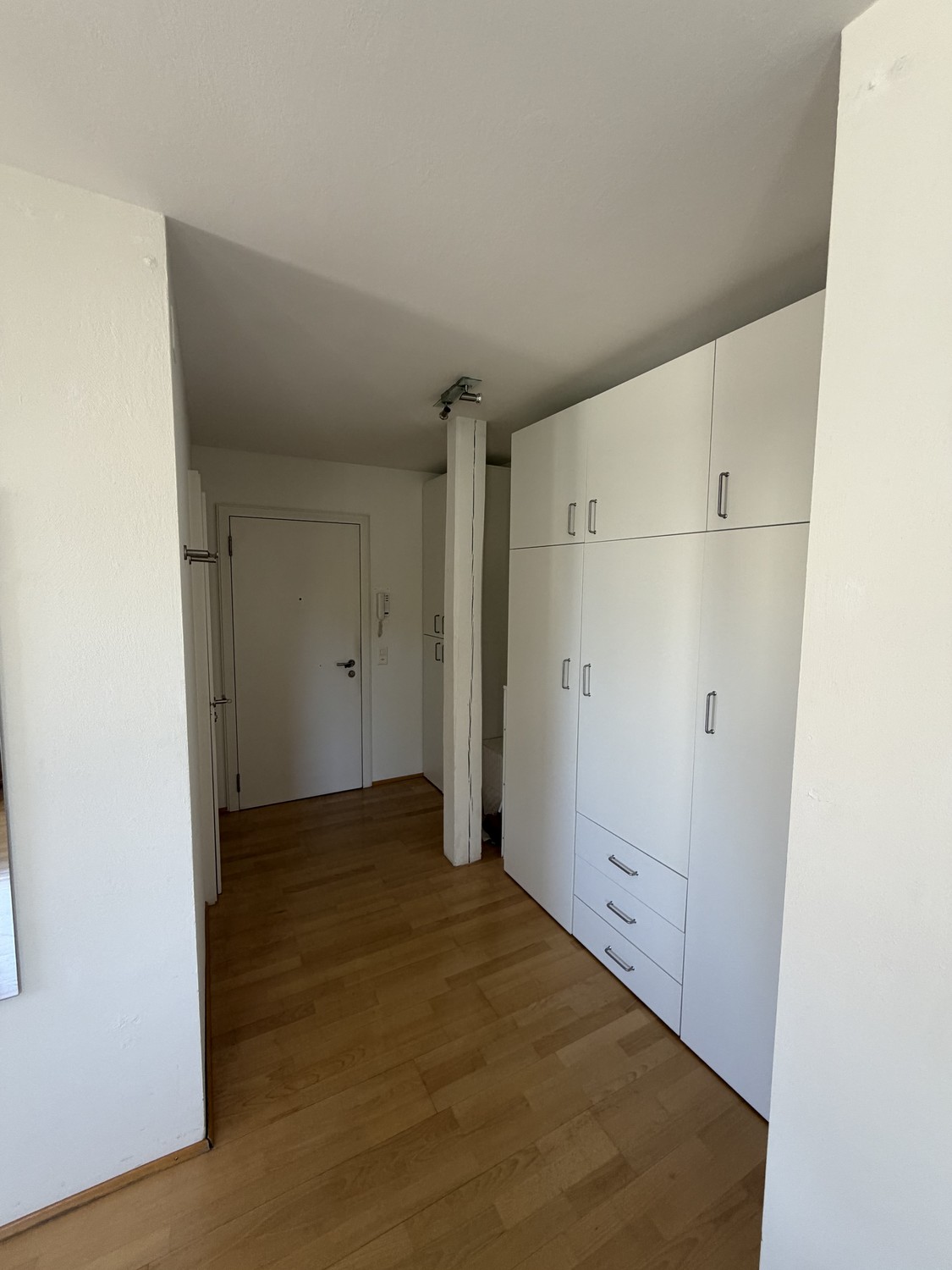 1 room apartment, photo 1 of 9