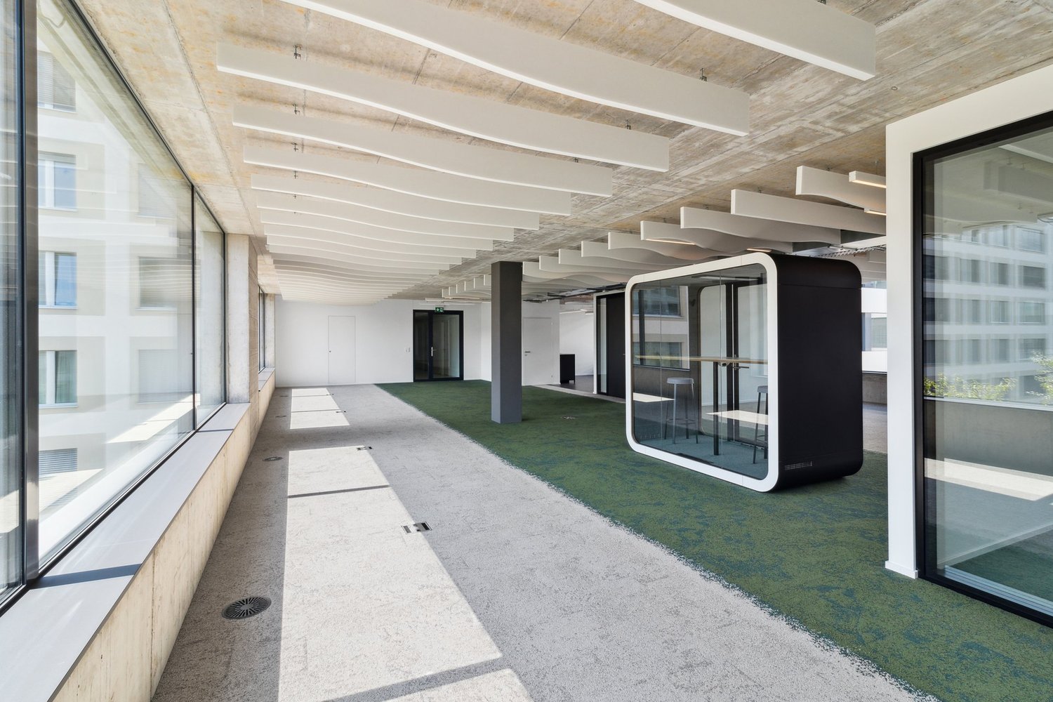 204m² office