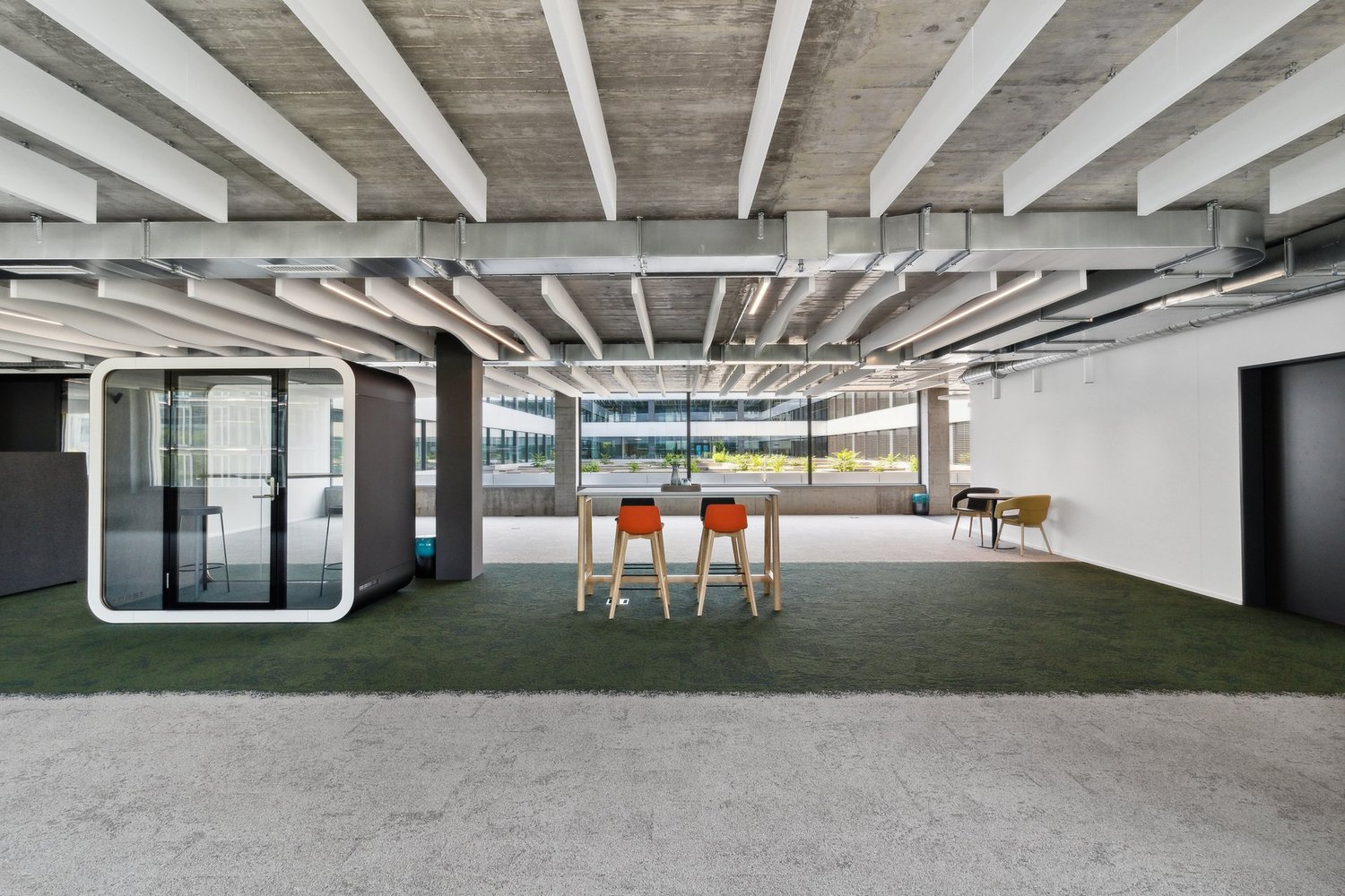 204m² office
