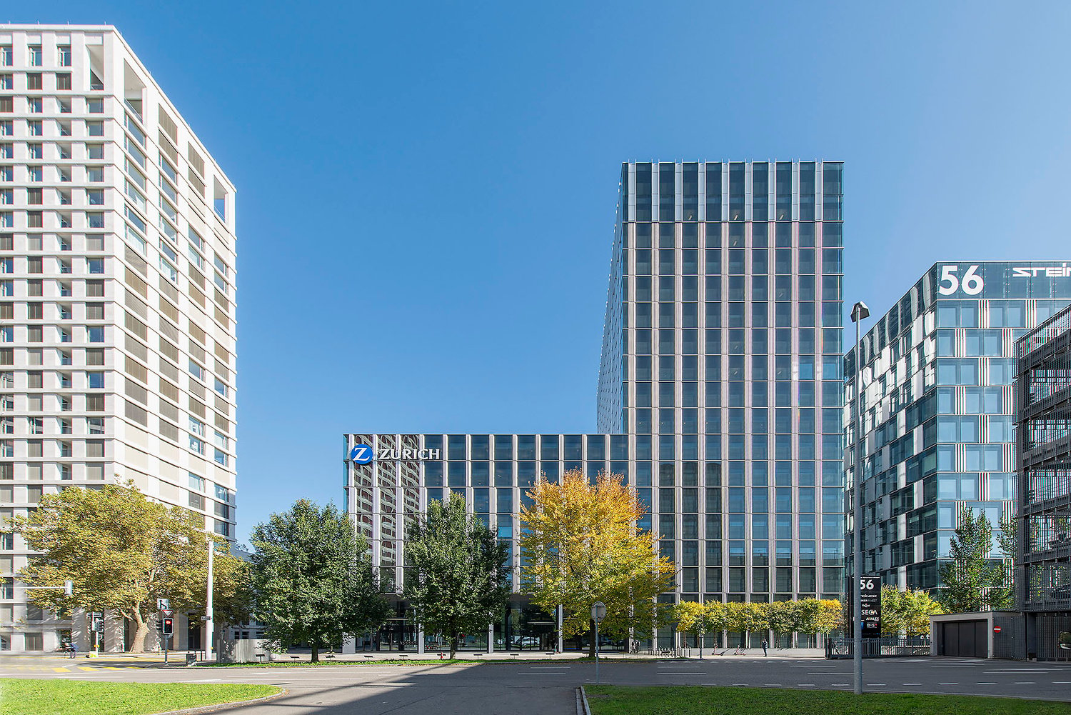 1570m² office