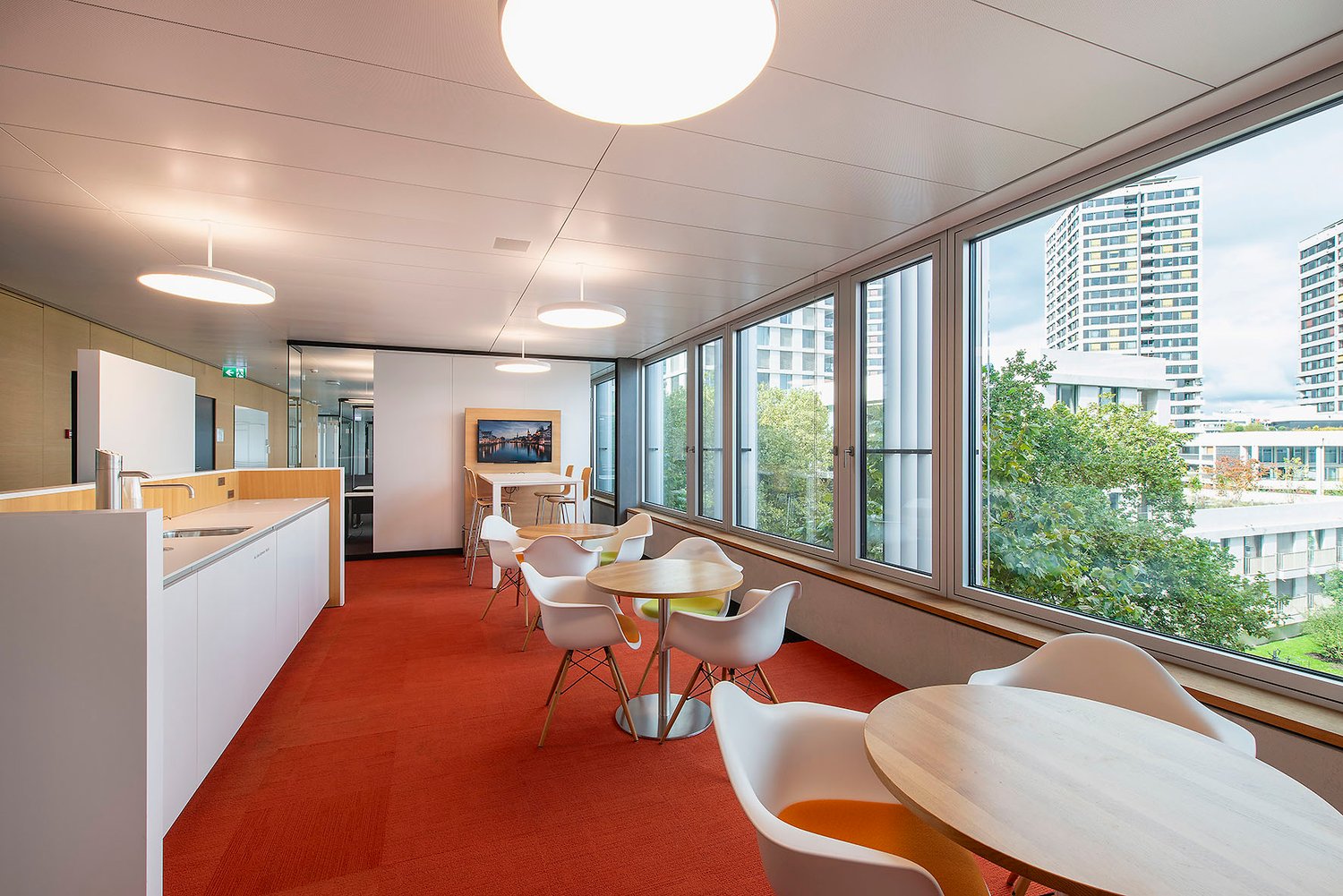 1570m² office