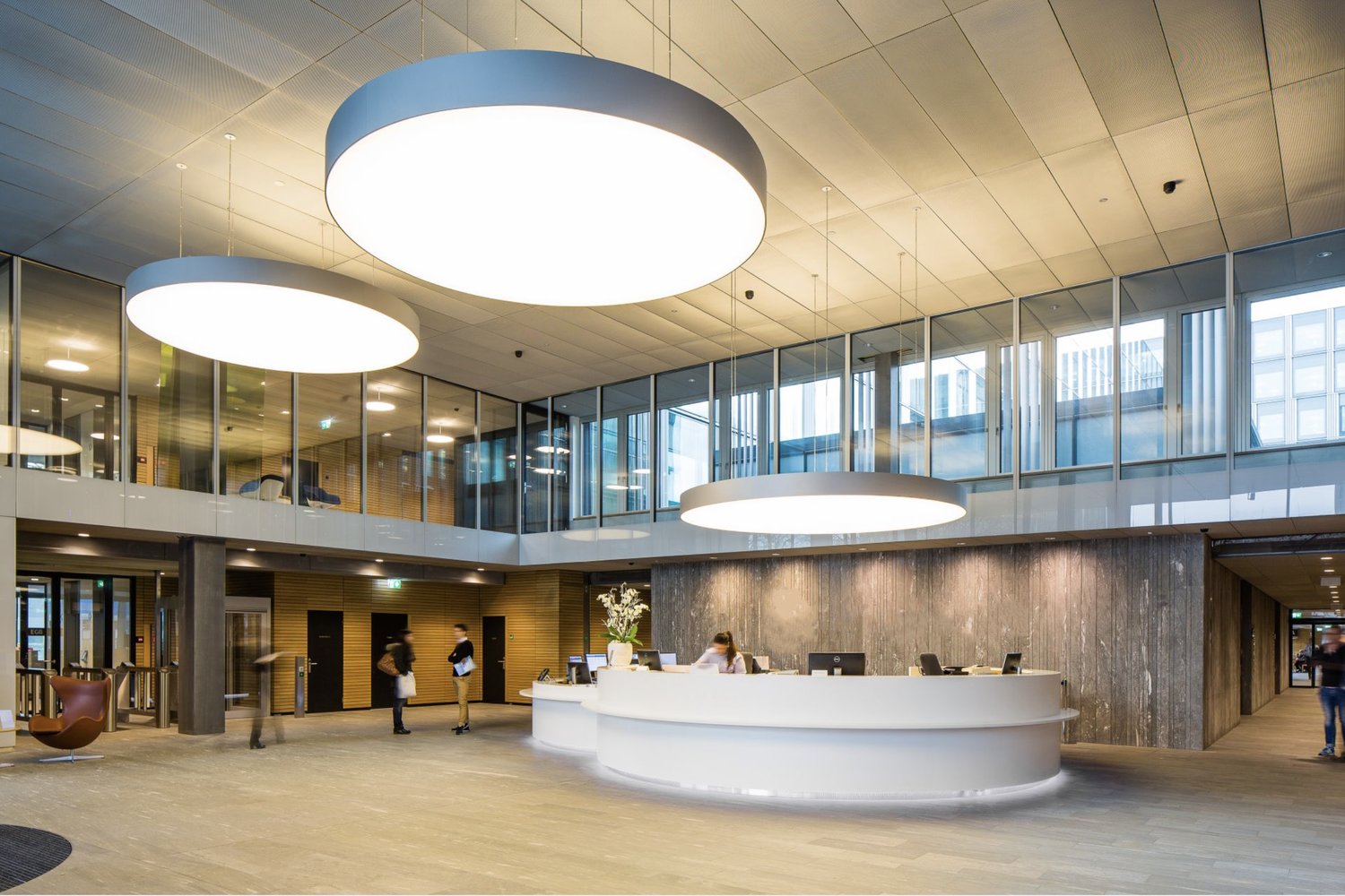 1570m² office