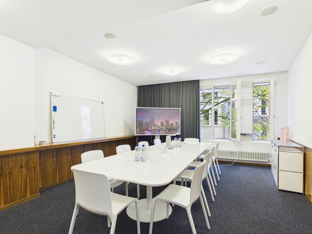 100m² office
