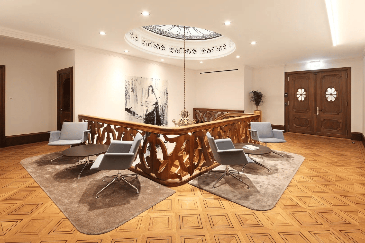 646m² office