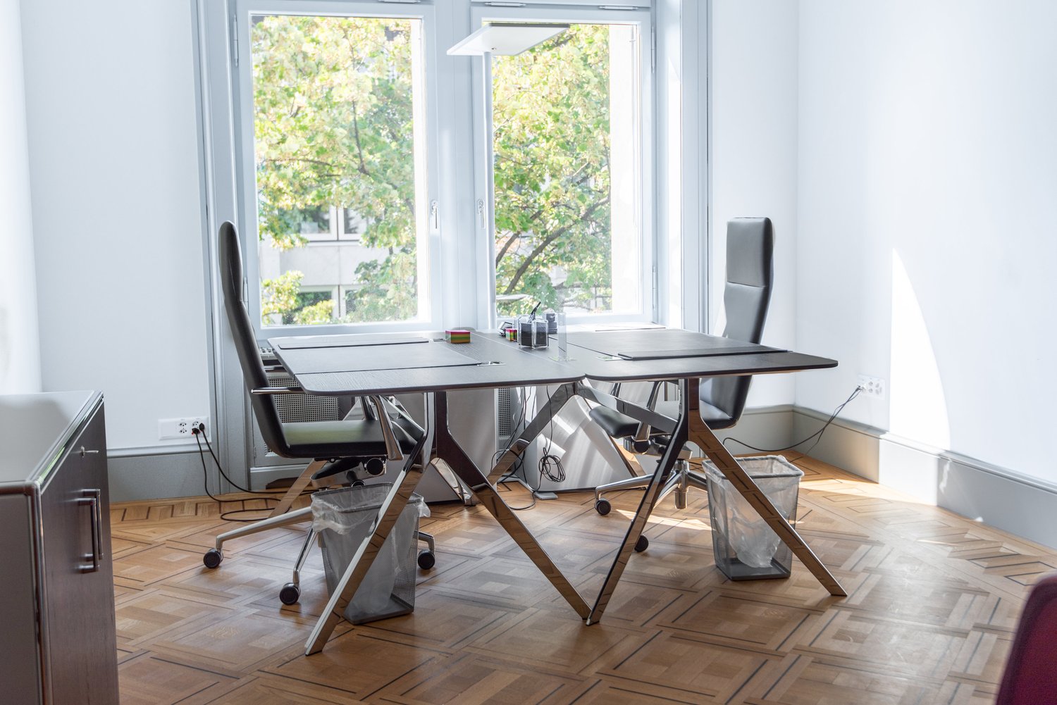 646m² office