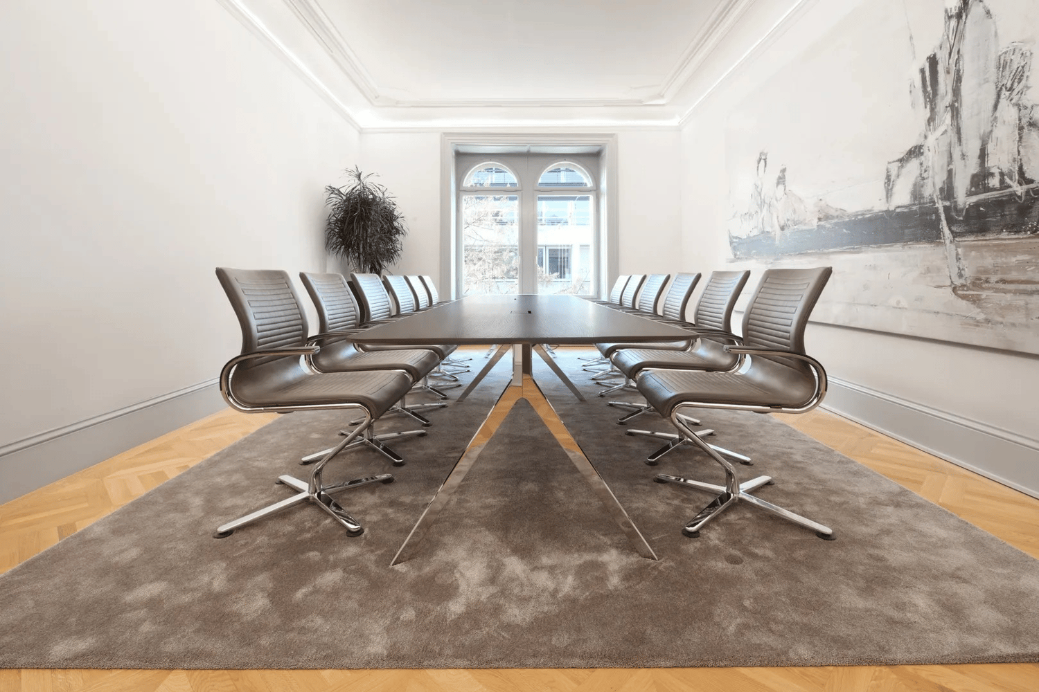 646m² office