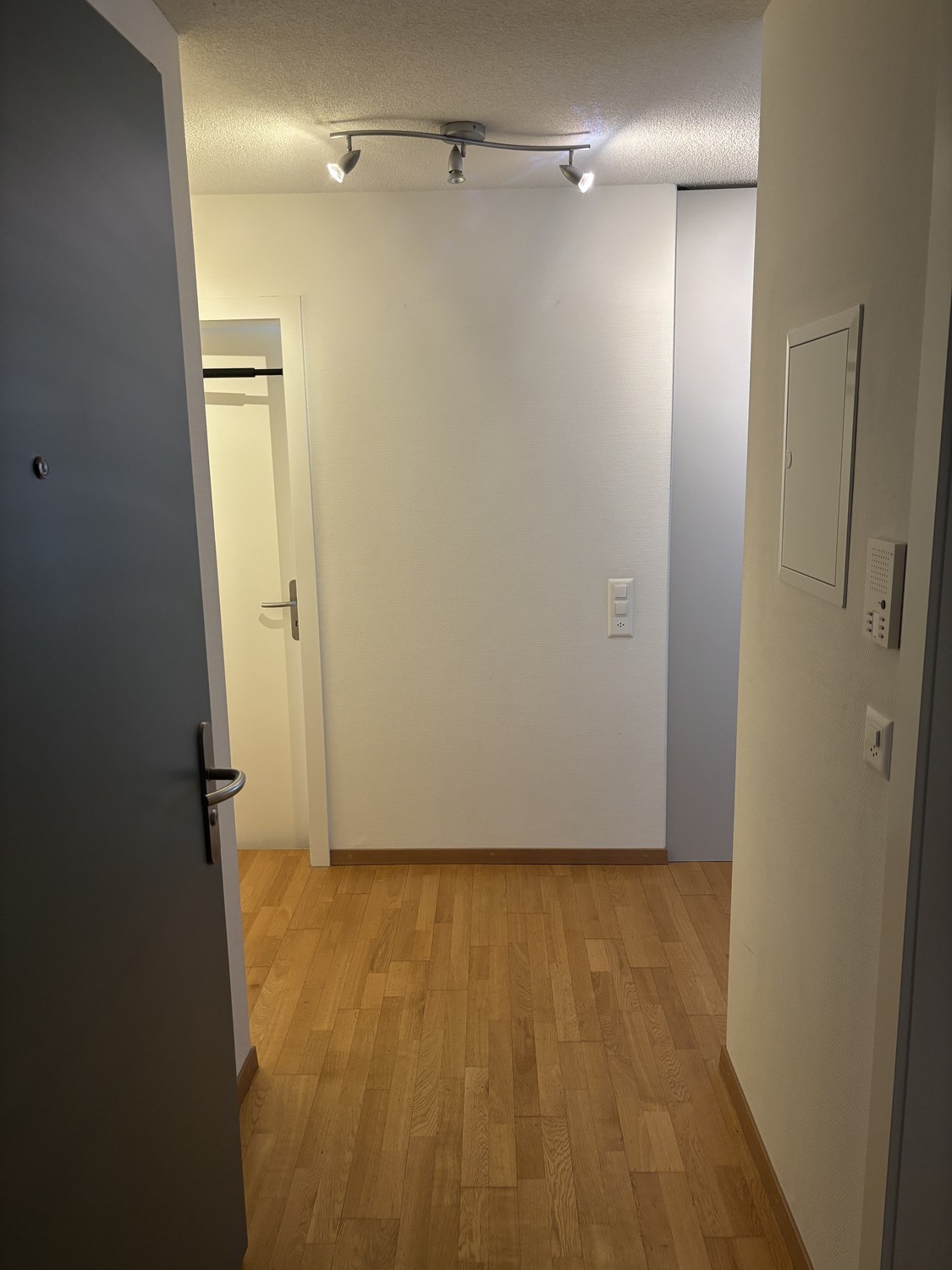 1 rooms apartment, photo 1 of 10