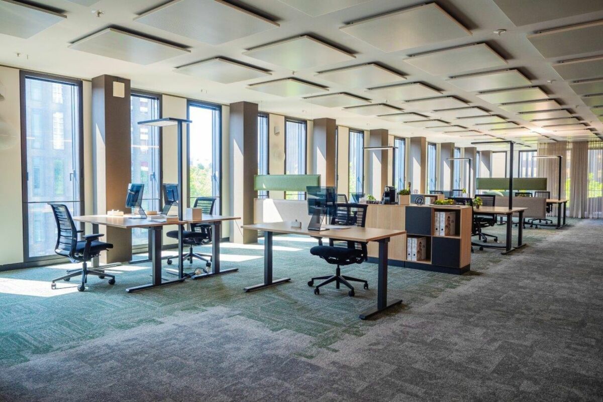 2500m² office