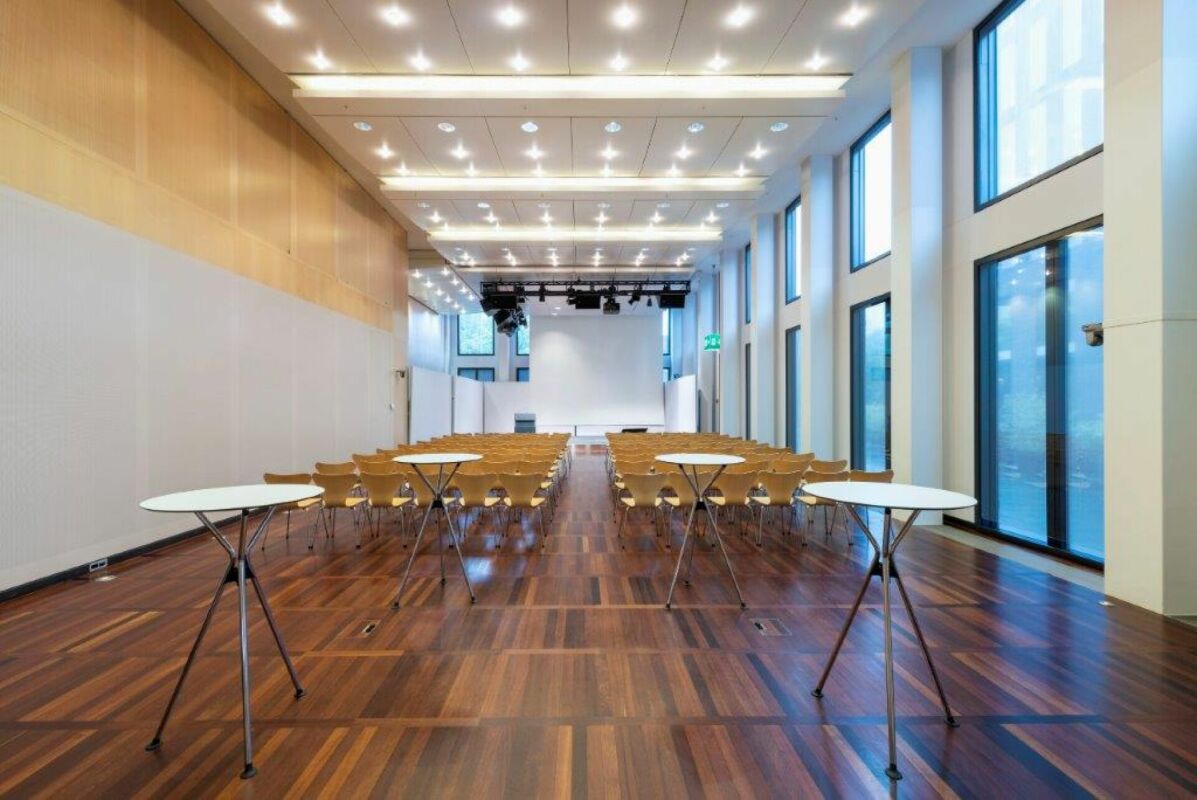 2500m² office