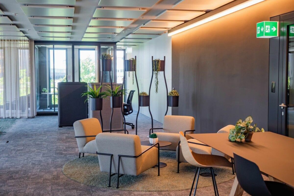 2500m² office