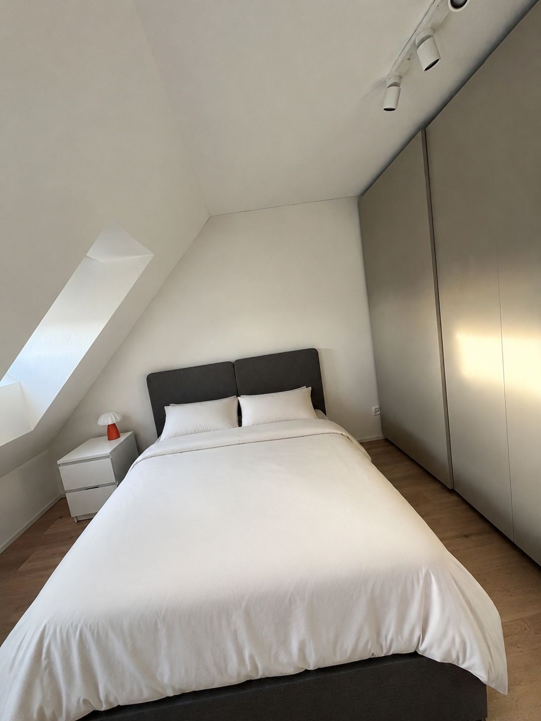 3 rooms attic flat