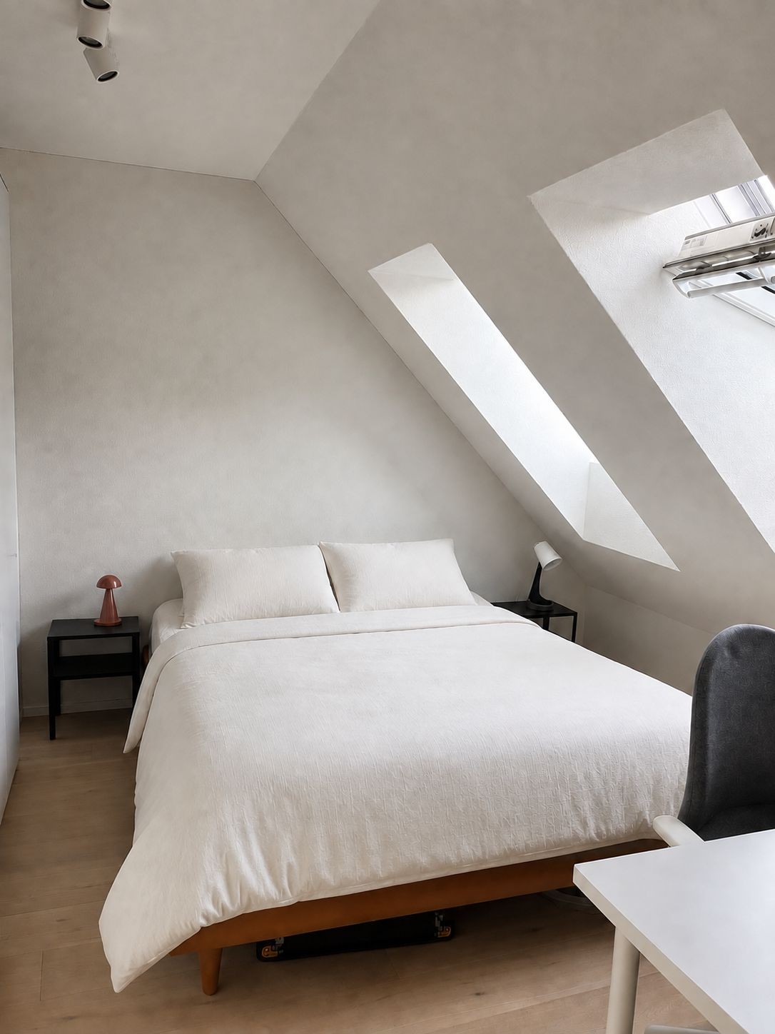 3 rooms attic flat