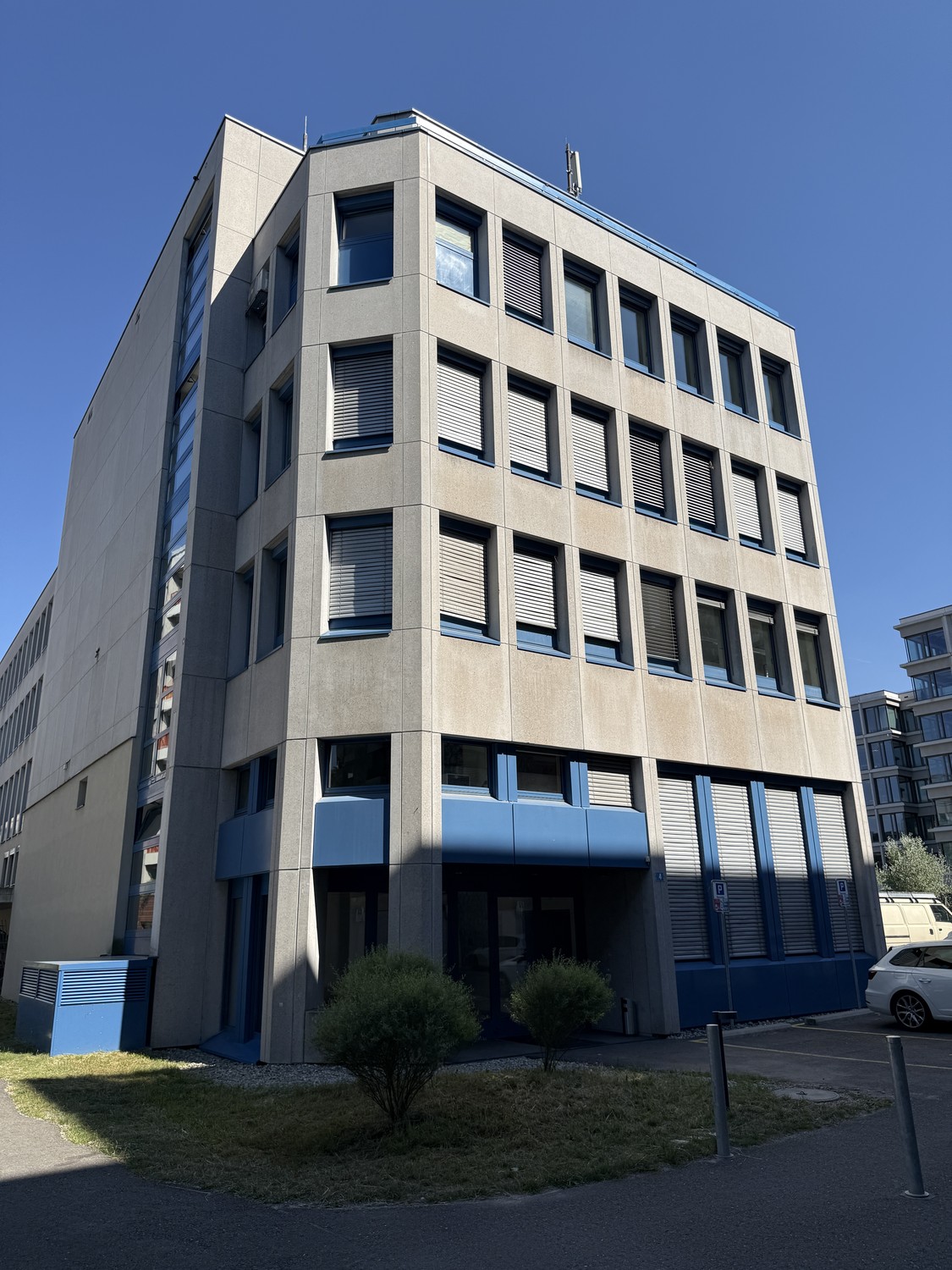 71m² office
