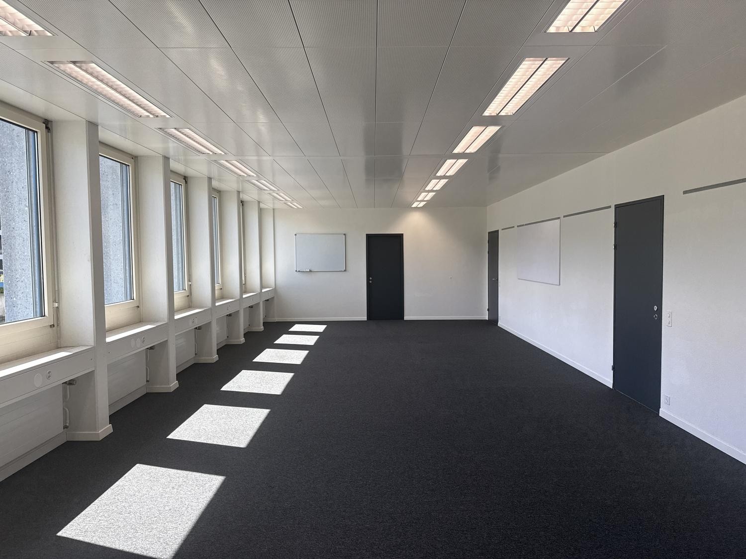 71m² office