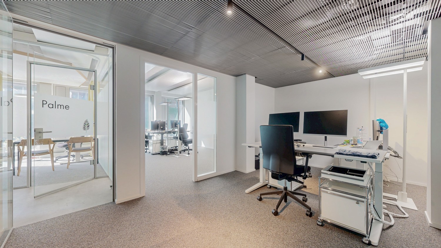 670m² office