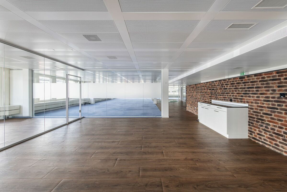 1206m² office