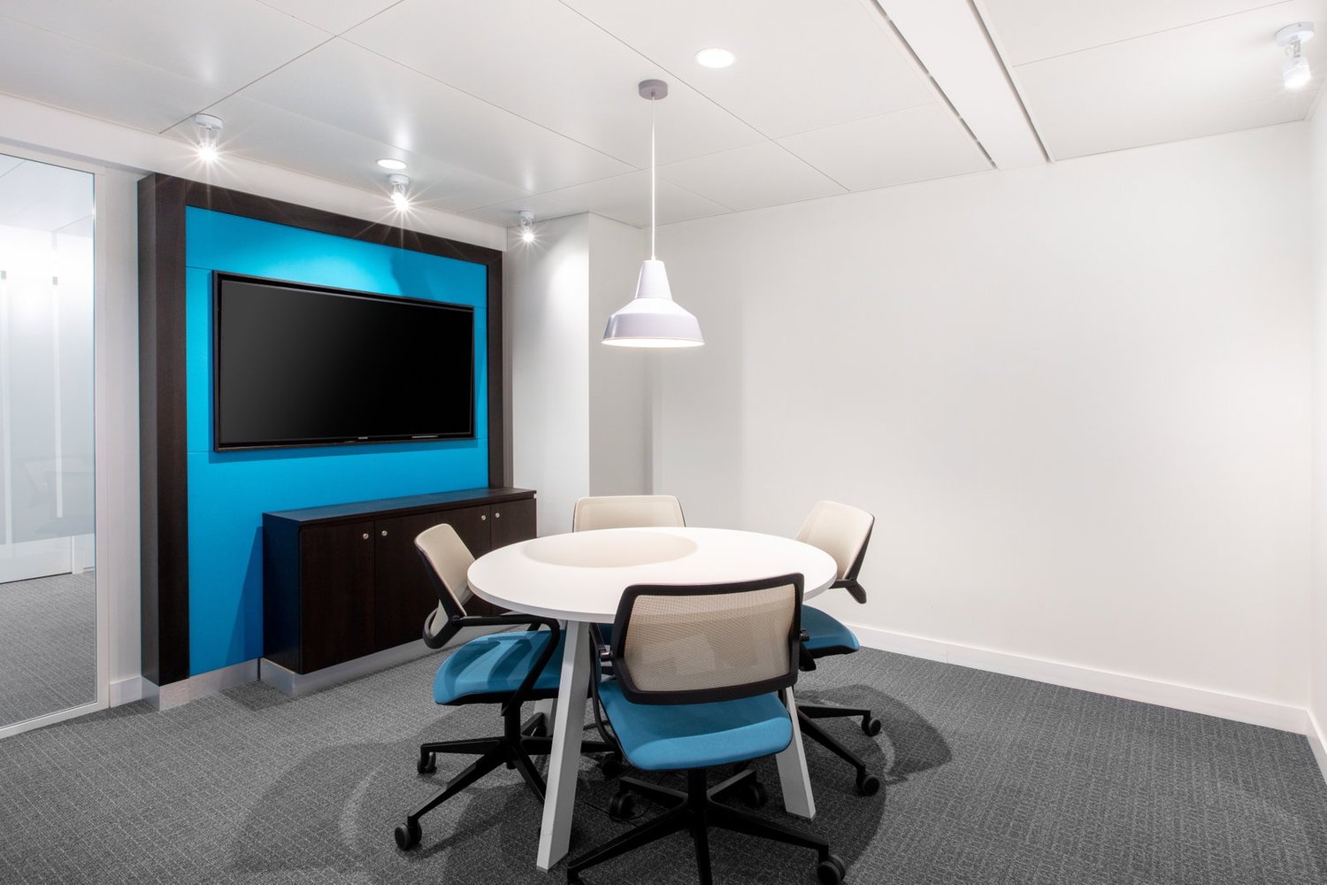 300m² office