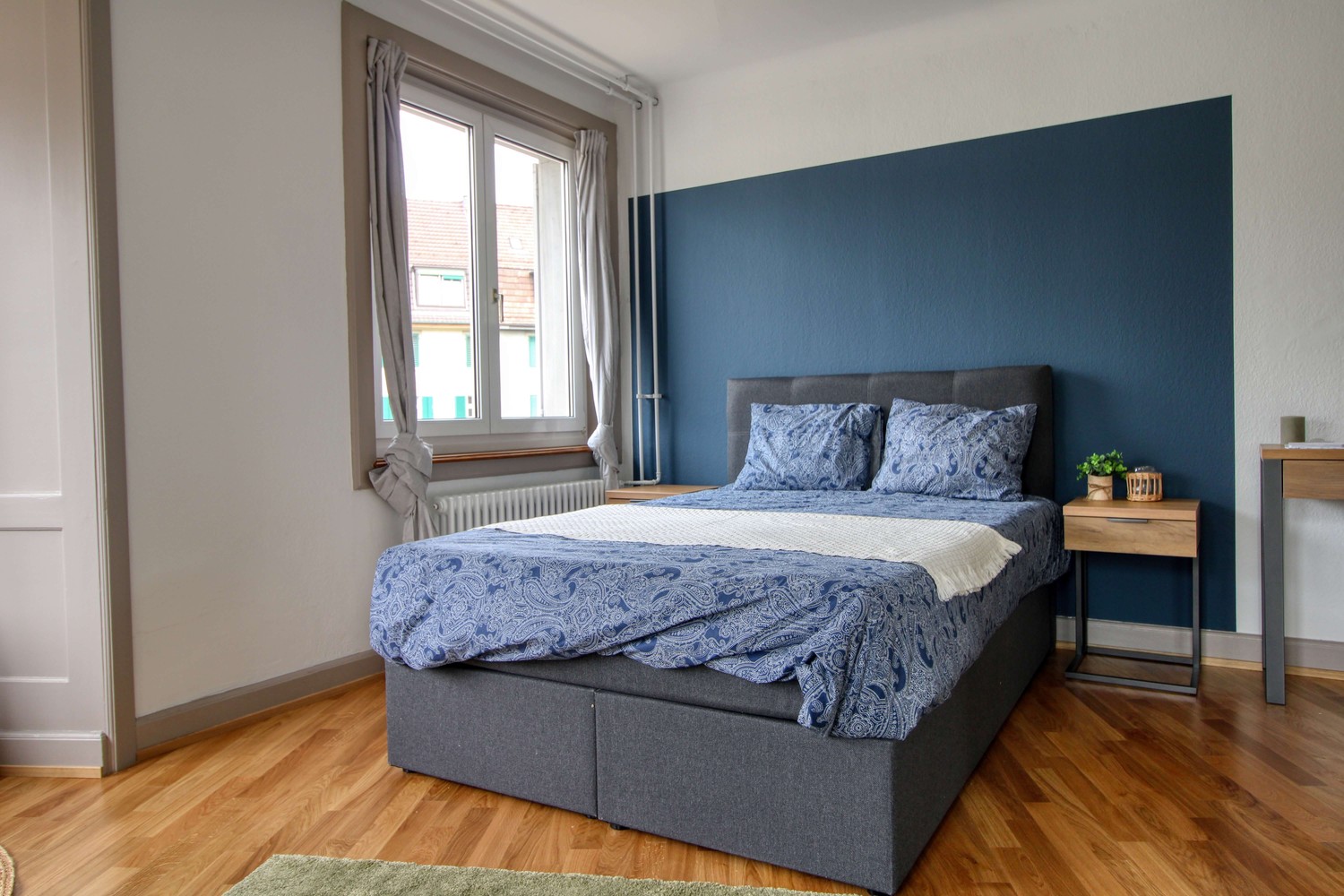 1 room single room