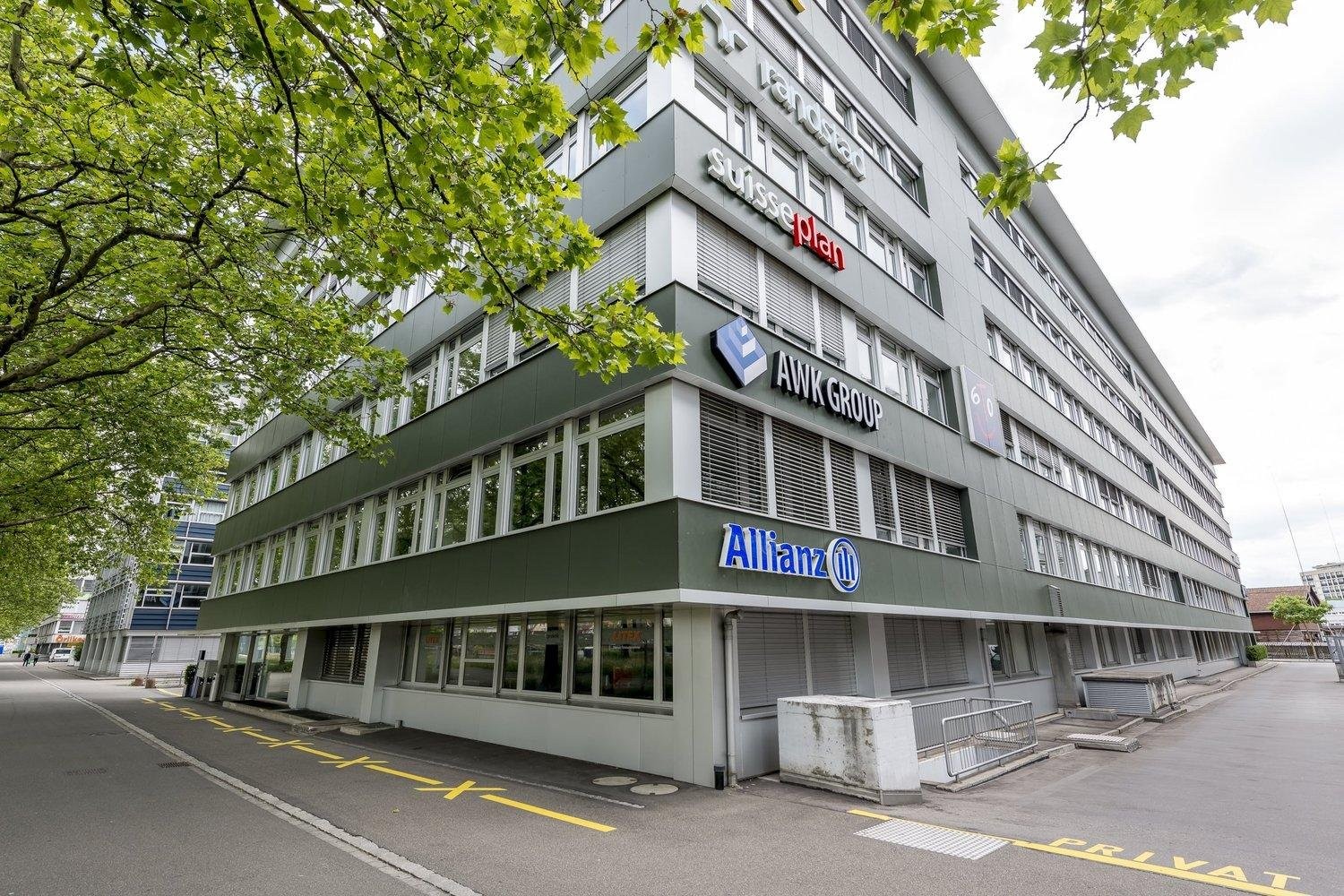 1105m² commercial