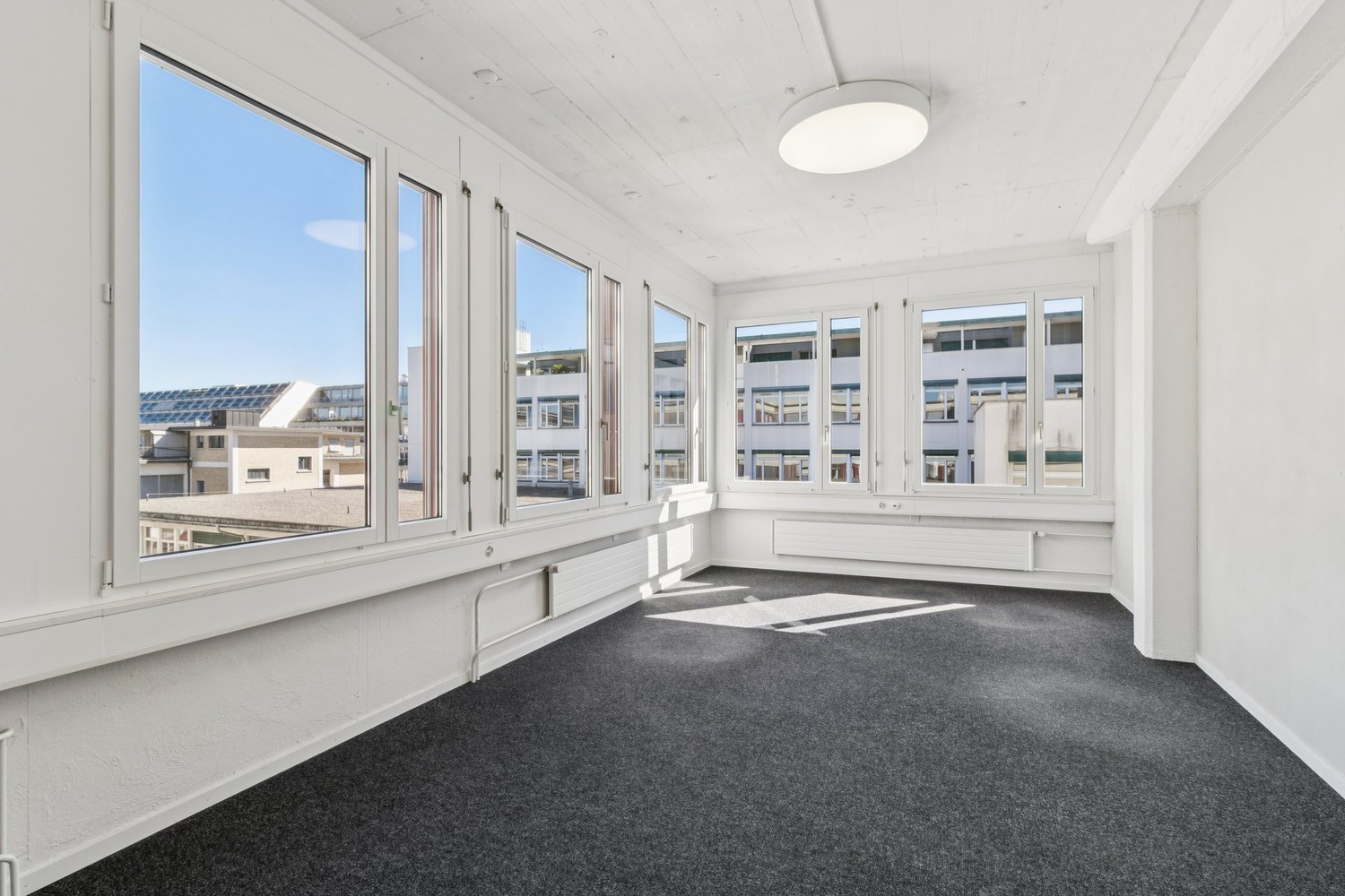 872m² office