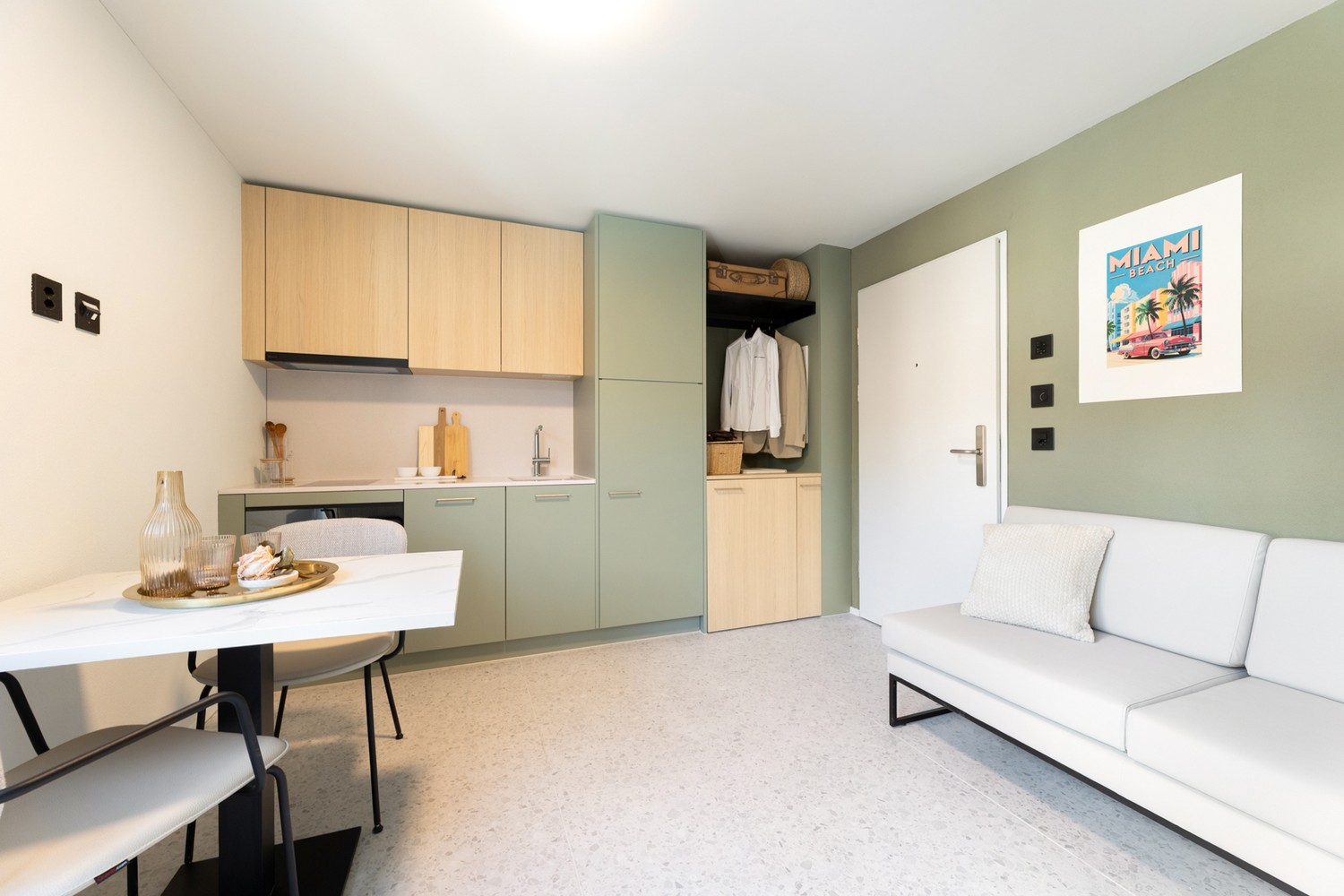 2 rooms furnished flat