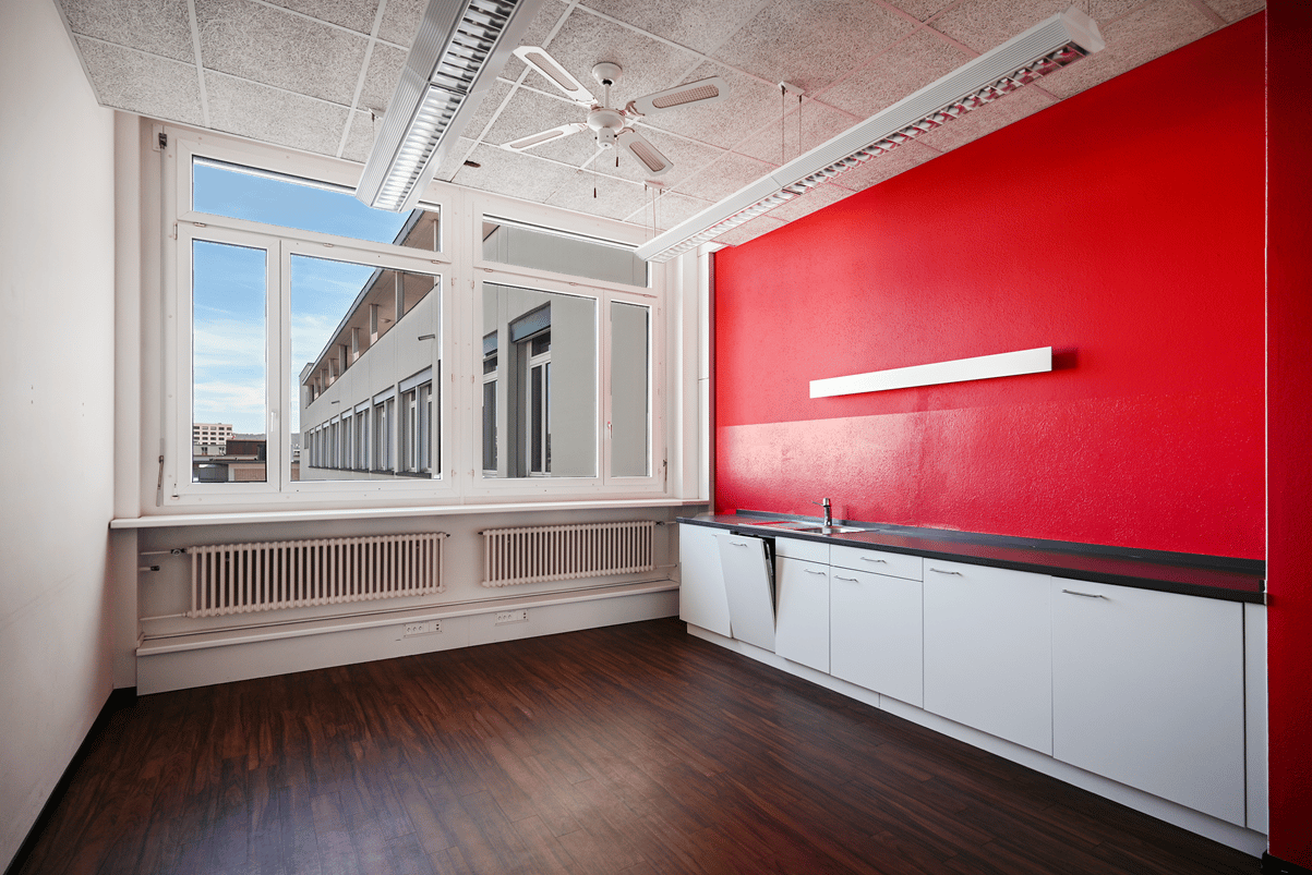 638m² office