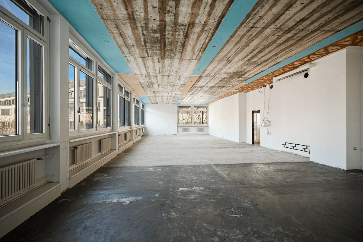 638m² office