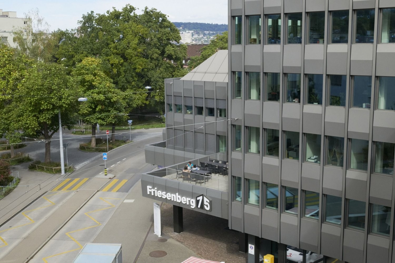 356m² office