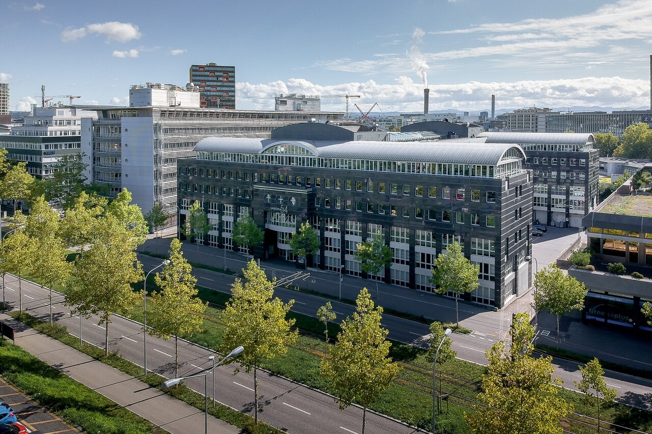 336m² office