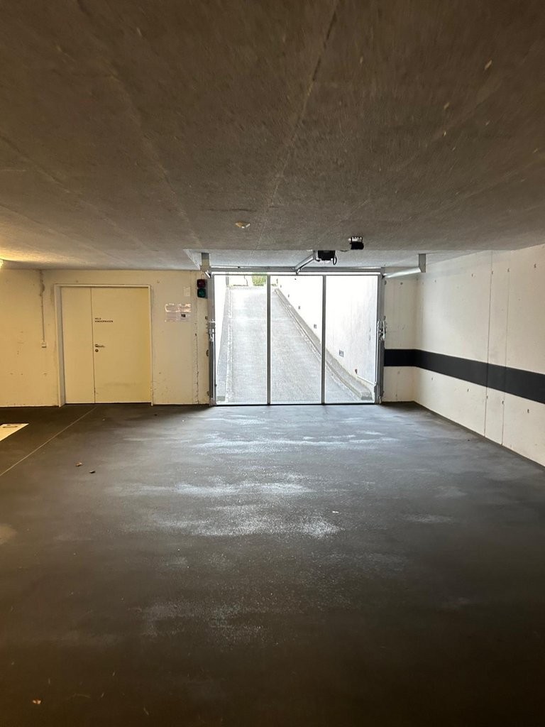 Underground slot, photo 2 of 3