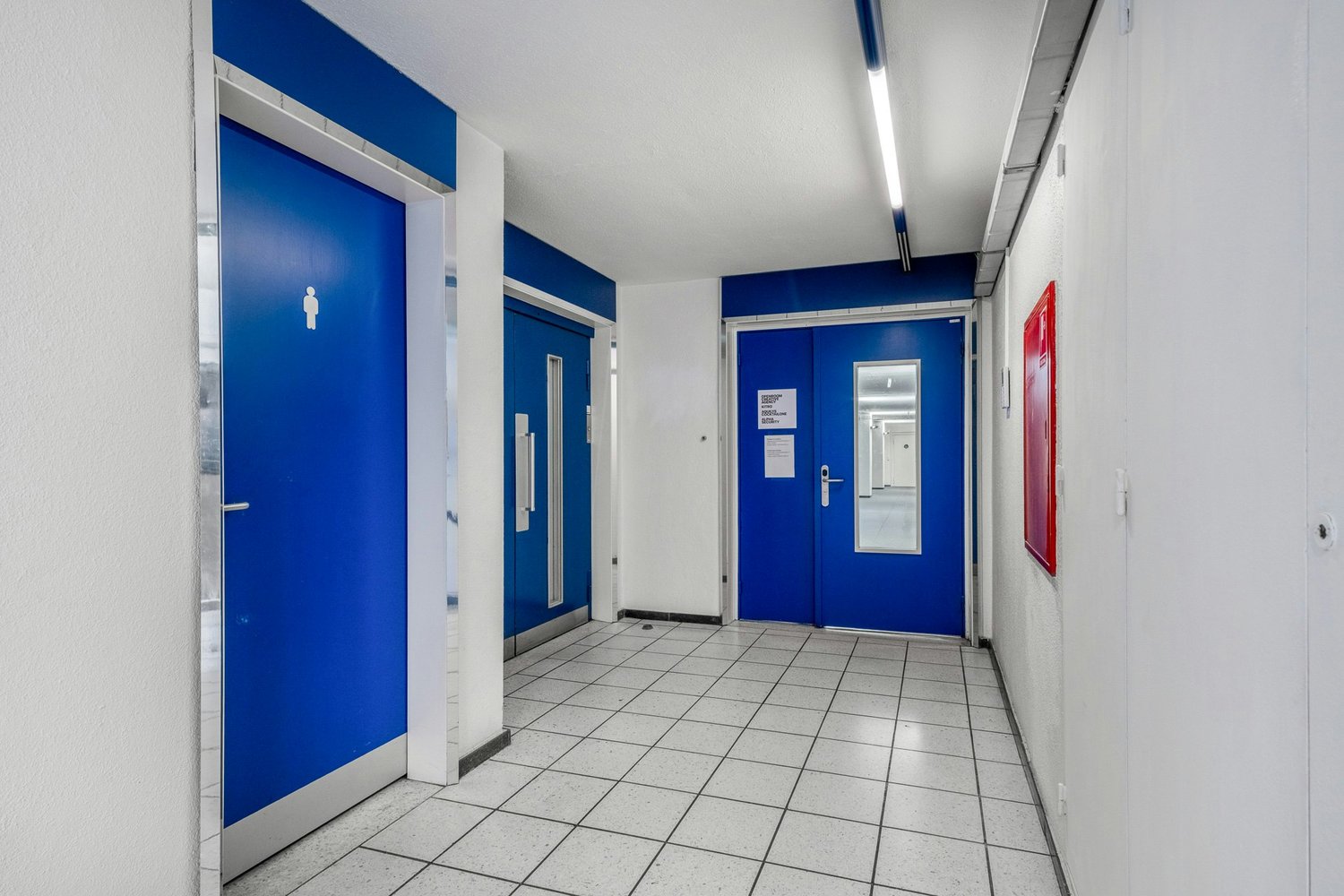 94m² office