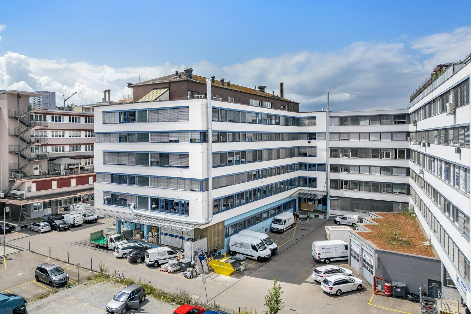 94m² office