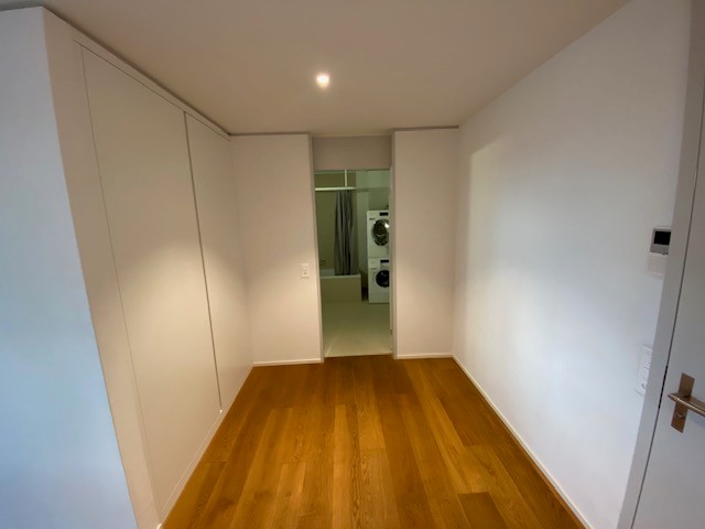 Bright 3.5-room apartment with city view and balcony on the 8th floor, photo 6 of 7