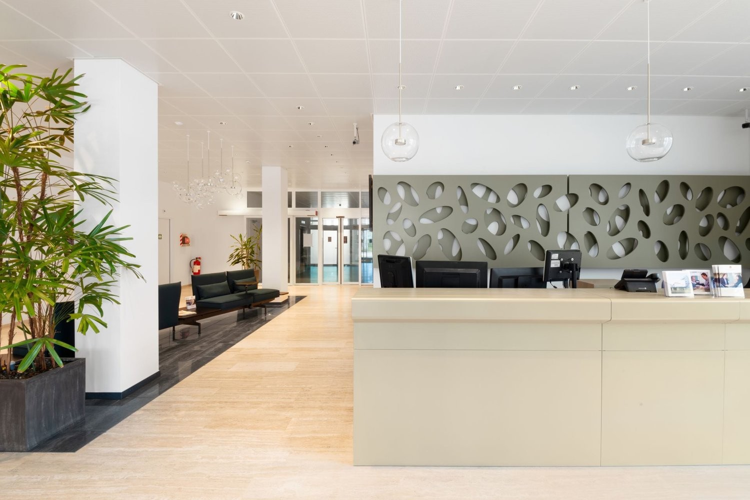 213m² office