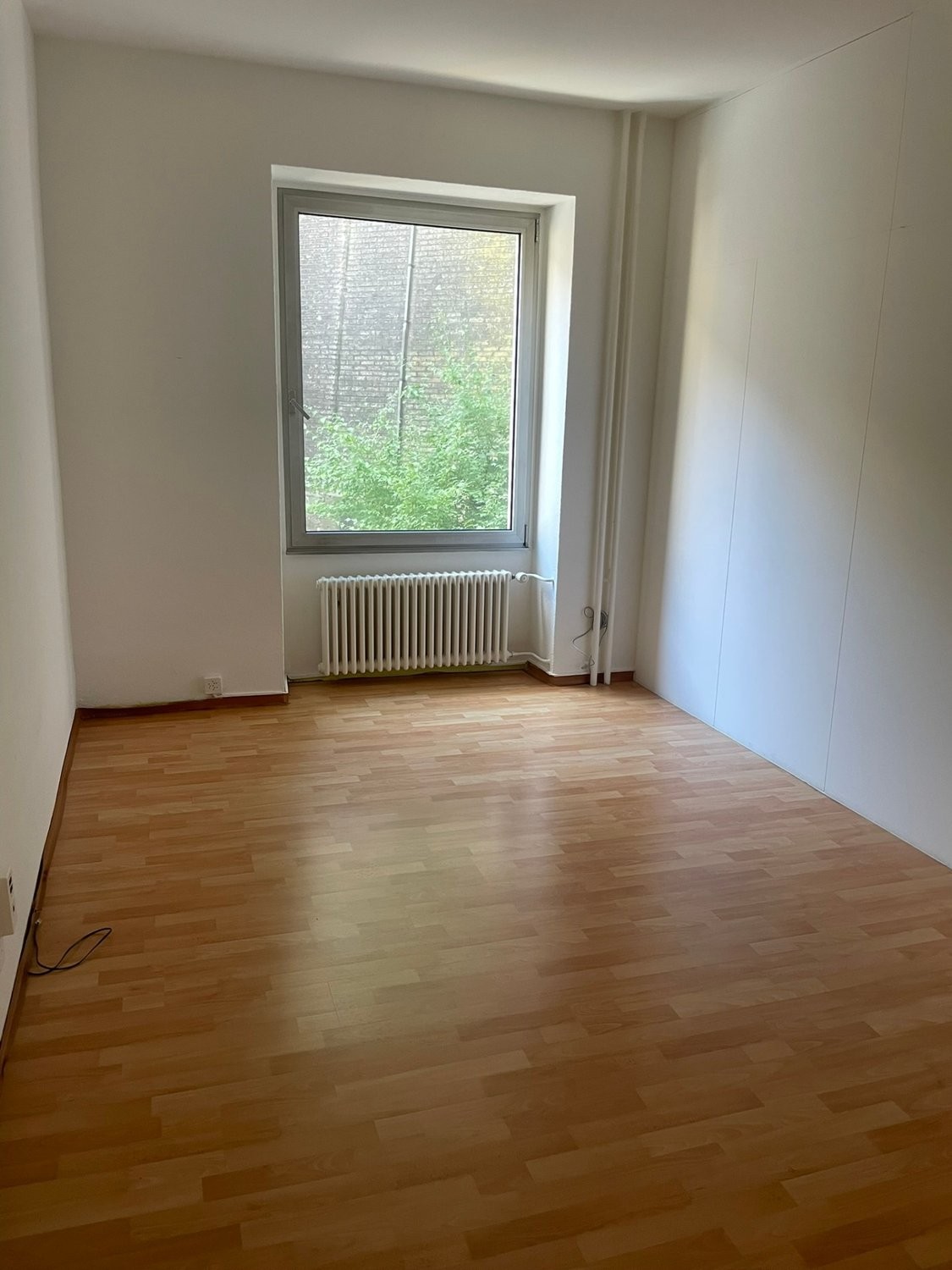106m² office