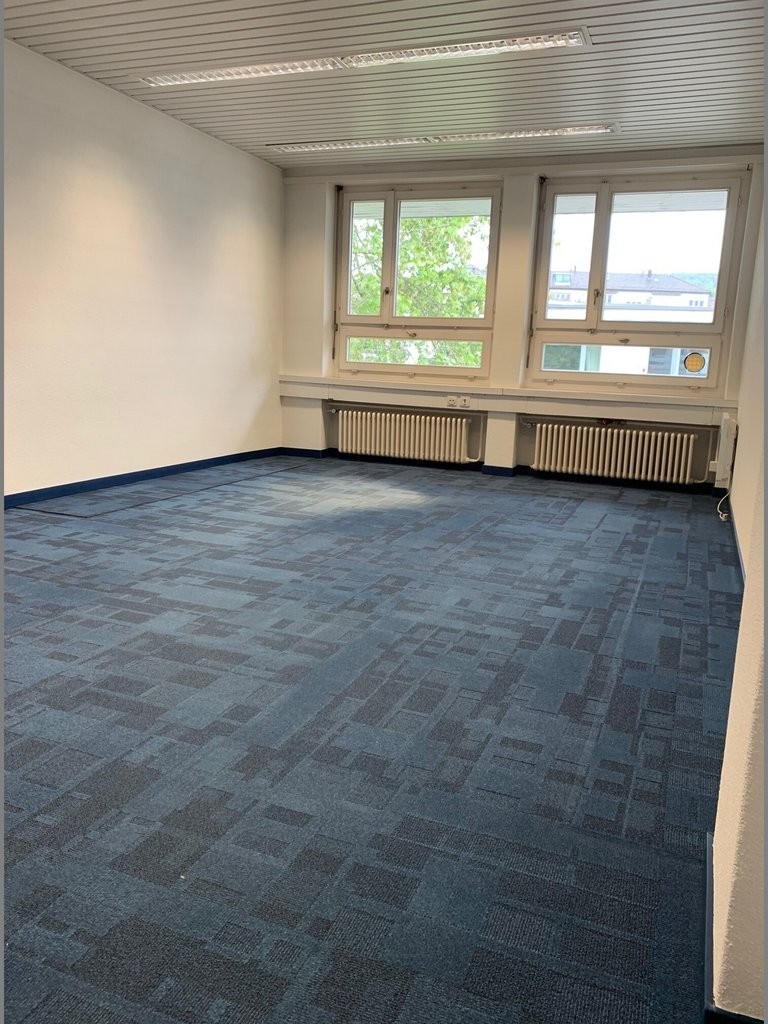 242m² office