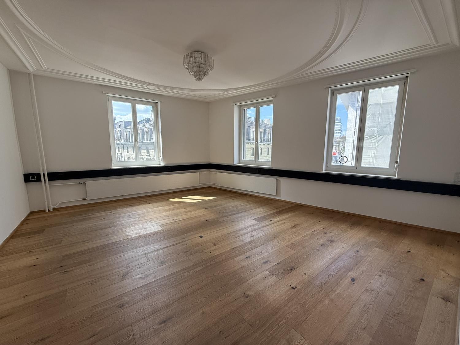 191m² office