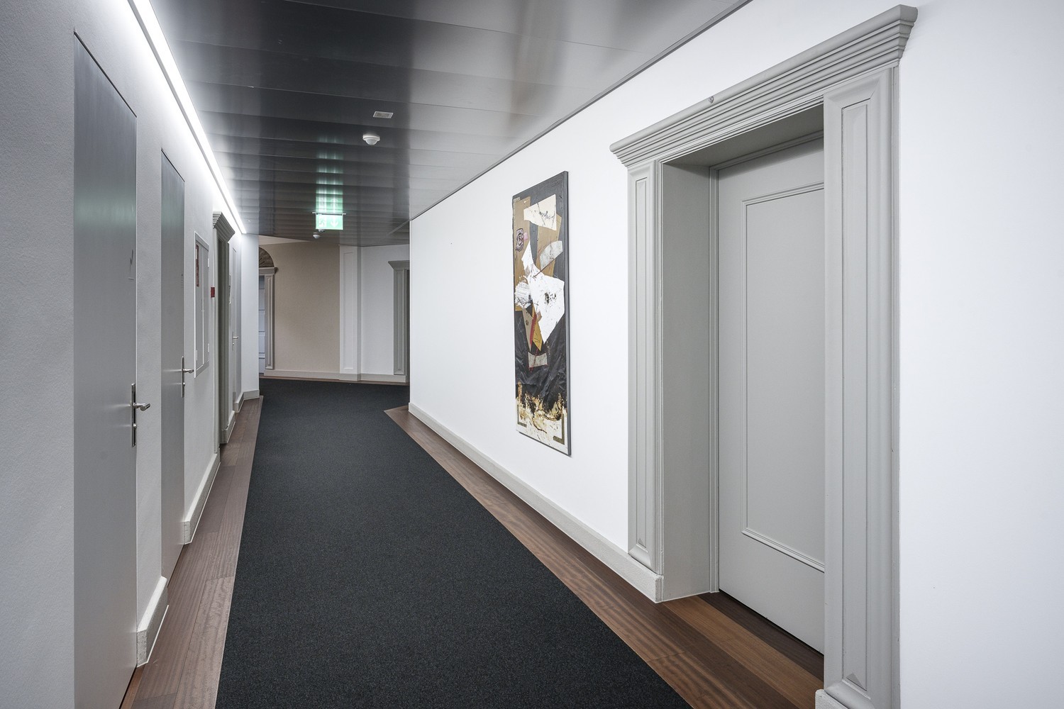 440m² office