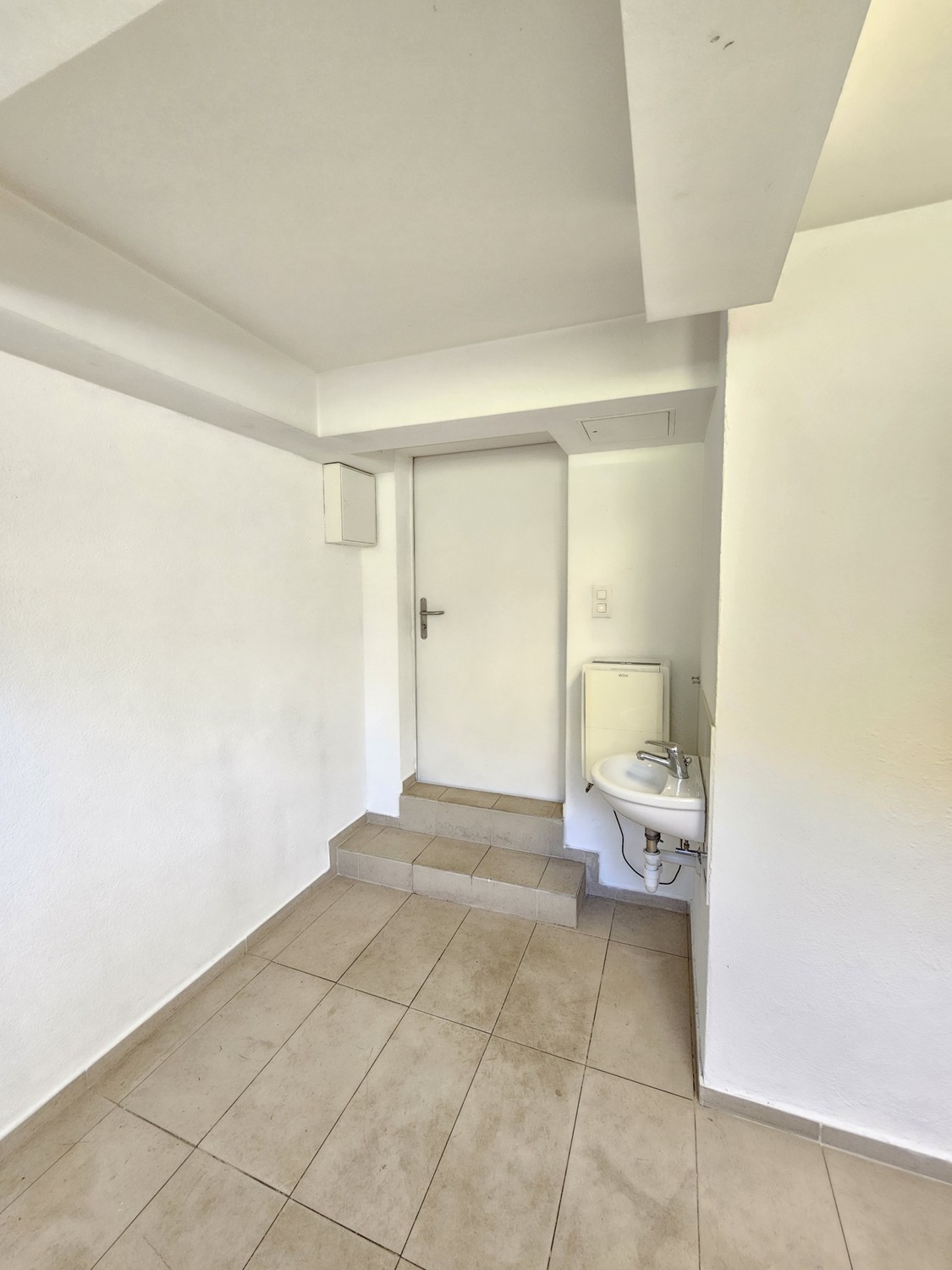 2 room apartment, photo 3 of 6