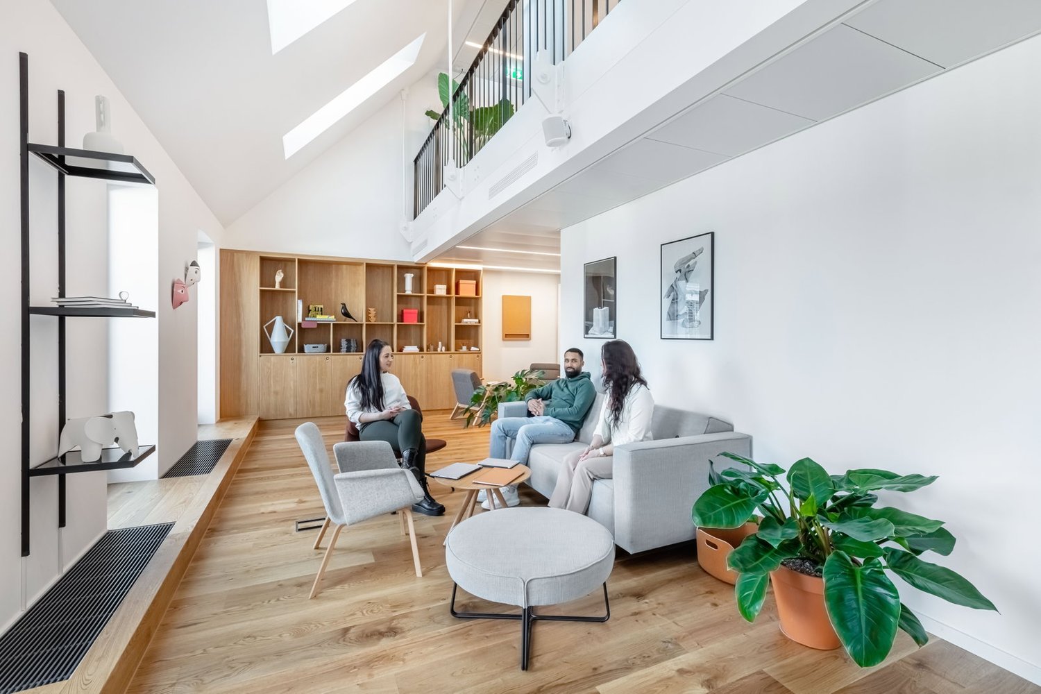 150m² office