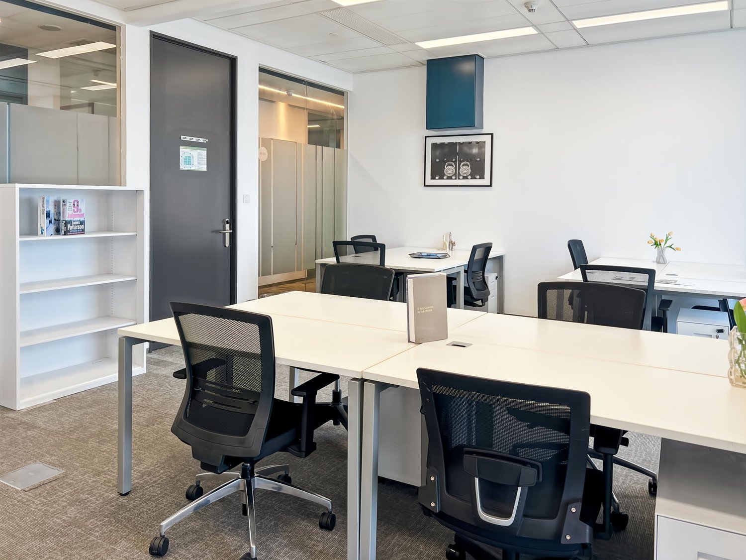 225m² office