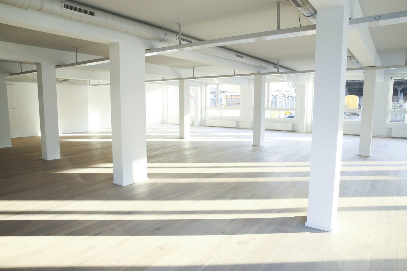 252m² office