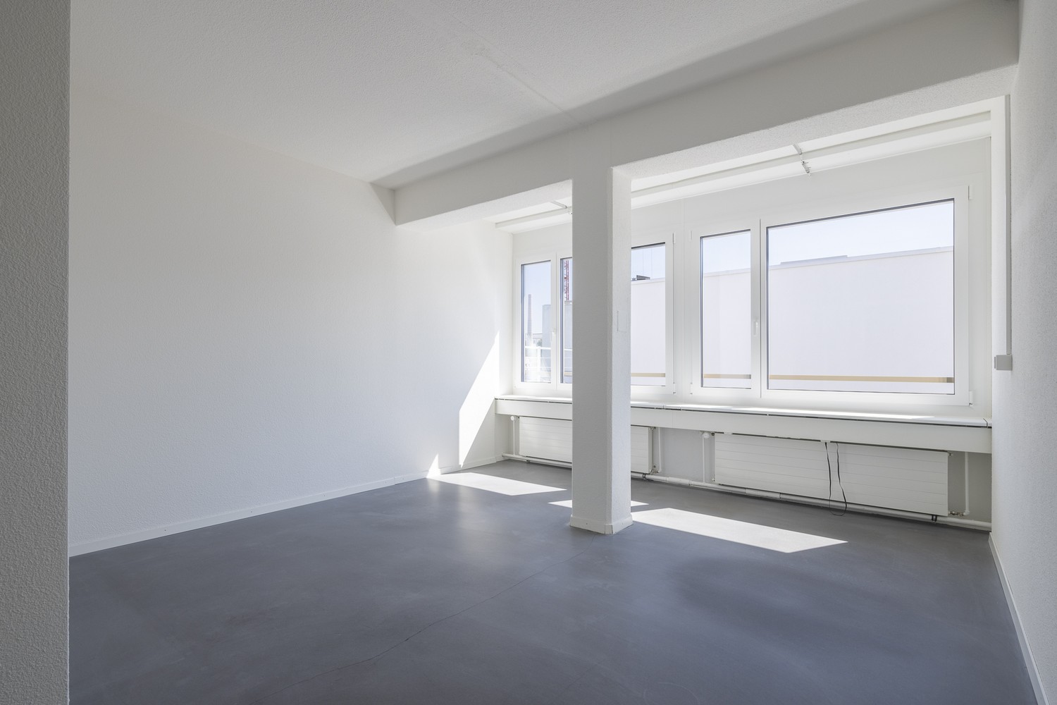 241m² office