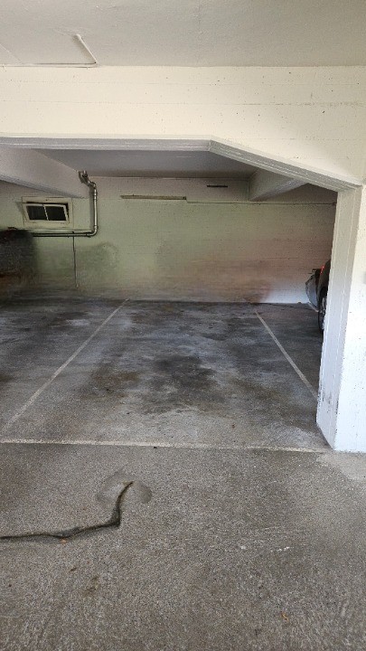 Open slot, photo 1 of 2