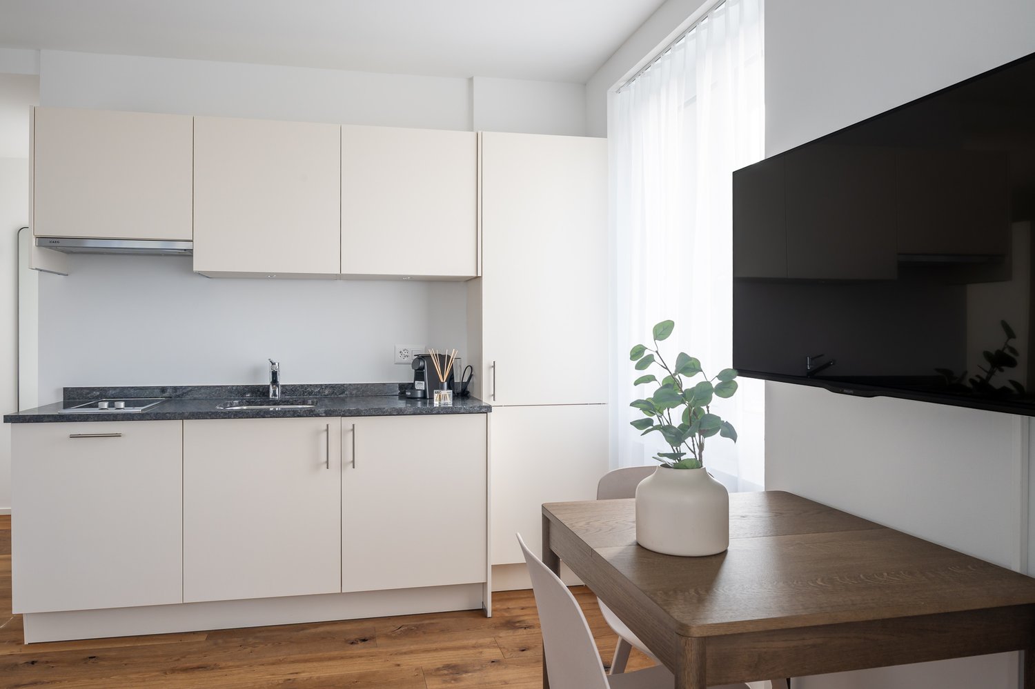 1 ¾ rooms furnished flat